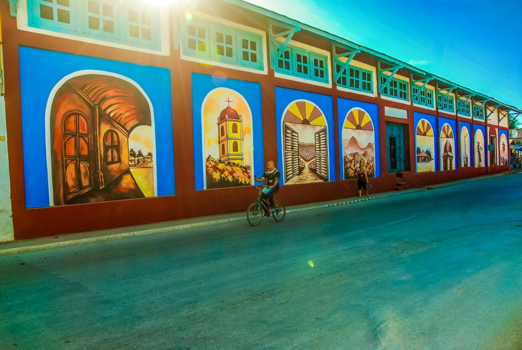 10 Mural pictórico en calle Los Maceo y Camilo Cienfuegos